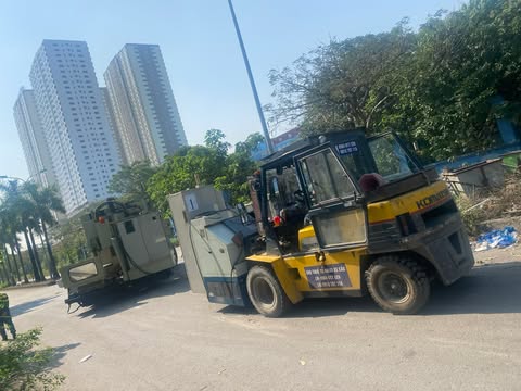 Xe nâng công trình